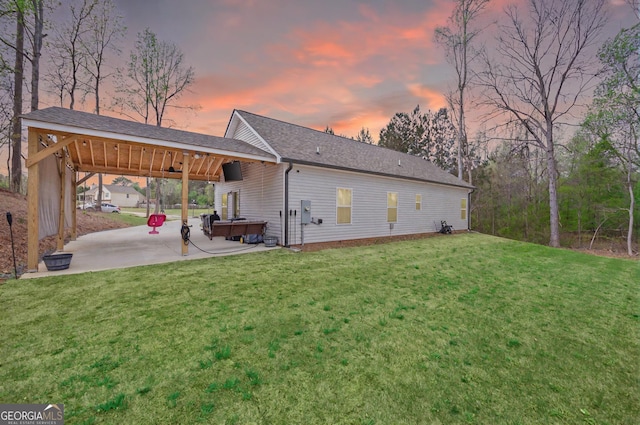 121 Tricias Way, Temple, GA 30179 - view of front facade with a shingled roof, a front lawn, and a porch