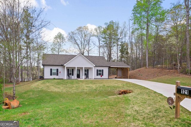 121 Tricias Way, Temple, GA 30179 - clothes washing area with water heater, separate washer and dryer, wood finished floors, and cabinet space