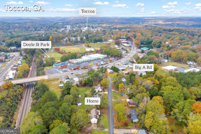68 Hayes St, Toccoa, GA 30577 - aerial view of property and surrounding area featuring a forest