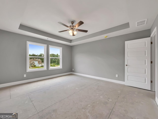 105 Hunts Mill Cir, Griffin, GA 30224 - unfurnished room featuring a tray ceiling and ceiling fan
