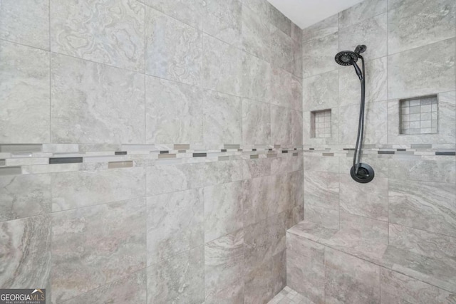 4522 Willow Oak Trl, Powder Springs, GA 30127 - bathroom featuring tiled shower