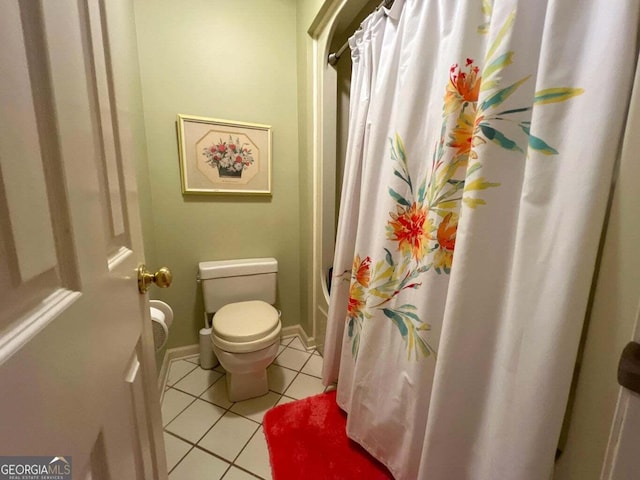 272 Sleepy Hollow Rd, Lafayette, GA 30728 - full bath featuring tile patterned floors, baseboards, shower / bath combo with shower curtain, and toilet
