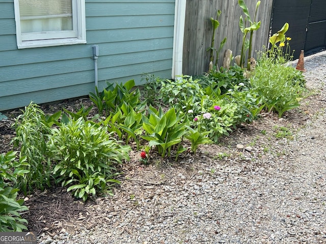 6121 N Main St SE, Acworth, GA 30101 - exterior details featuring fence