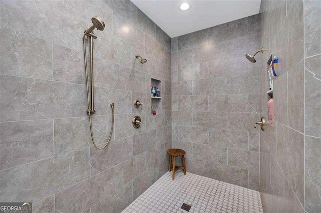 123 E Commons Dr, Saint Simons, GA 31522 - bathroom featuring tiled shower and recessed lighting