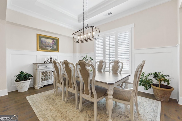432 Horizon Trl, Canton, GA 30114 - dining room with a chandelier, a wainscoted wall, crown molding, a tray ceiling, and a decorative wall