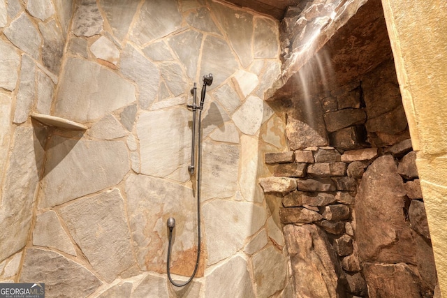 1329 Grandeur Dr, Blue Ridge, GA 30513 - details featuring tiled shower