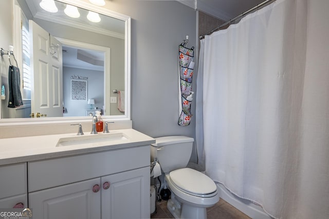 full bath with tile patterned flooring, toilet, vanity, a shower with curtain, and crown molding