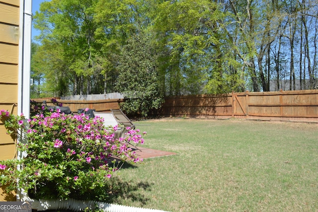 view of yard featuring fence