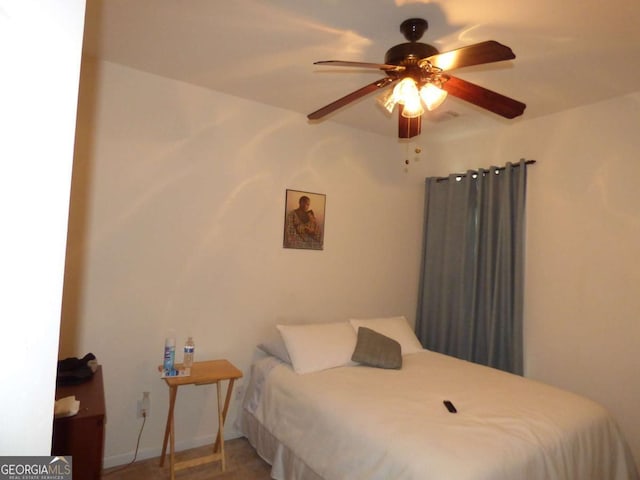 bedroom featuring a ceiling fan