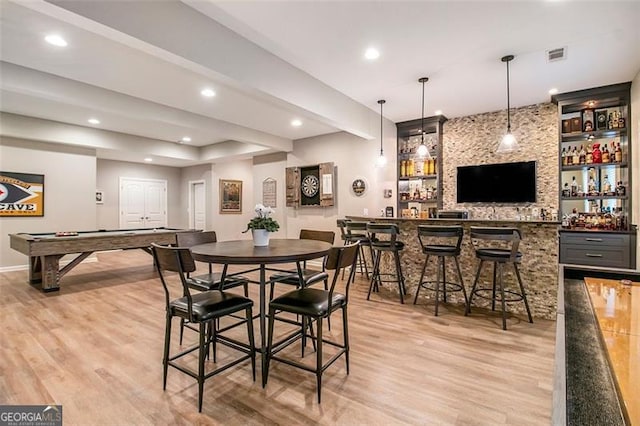 1190 Mosspointe Dr, Roswell, GA 30075 - dining area featuring wet bar, light wood-style floors, recessed lighting, and baseboards