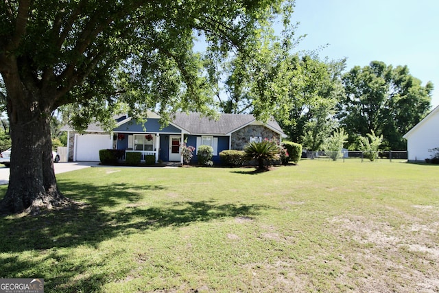 3789 Heatherwoods Dr, Valdosta, GA 31605 - single story home with a front yard, fence, and stone siding
