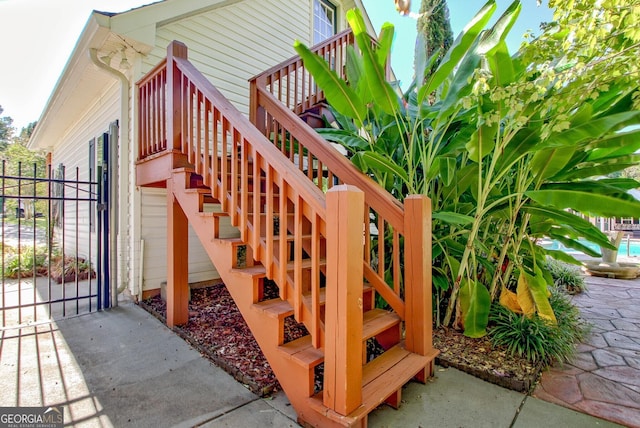 494 Thrash Rd, Lagrange, GA 30241 - view of staircase