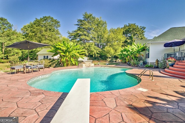 494 Thrash Rd, Lagrange, GA 30241 - outdoor pool featuring a patio area, a diving board, and stairway