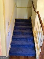 4528 Newcastle Cir, Lithonia, GA 30038 - view of stairway