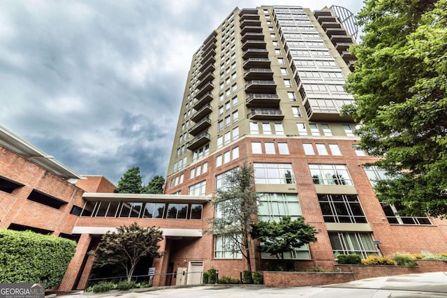 2626 Peachtree Rd NW Unit 412, Atlanta, GA 30305 - view of building exterior