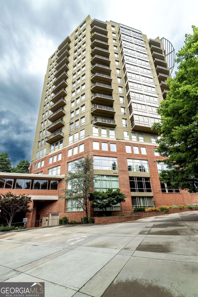 2626 Peachtree Rd NW Unit 412, Atlanta, GA 30305 - view of building exterior