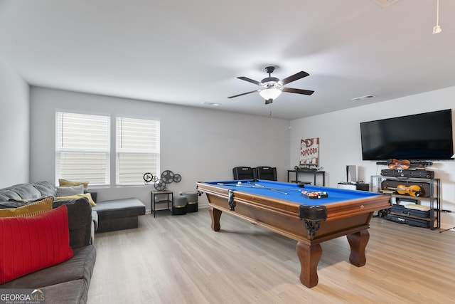 rec room with light wood-style flooring, ceiling fan, billiards, and visible vents