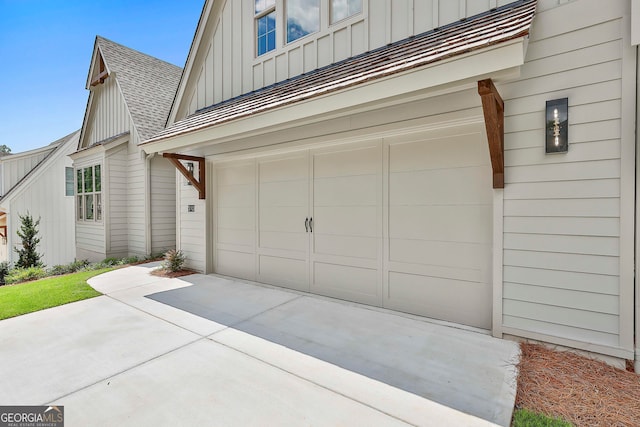 310 Arbor Garden Cir, Newnan, GA 30265 - garage featuring driveway