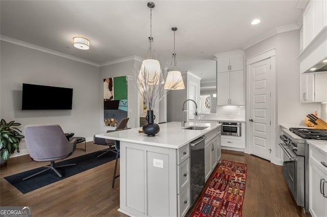 111 Brighton Blvd, Woodstock, GA 30188 - kitchen with crown molding, a kitchen bar, a sink, light countertops, and stainless steel appliances