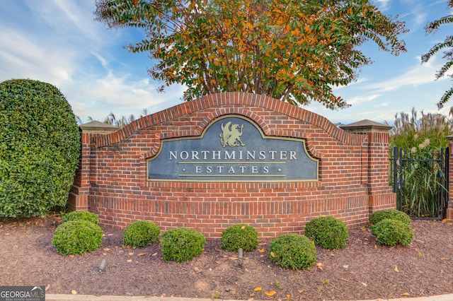 view of community / neighborhood sign
