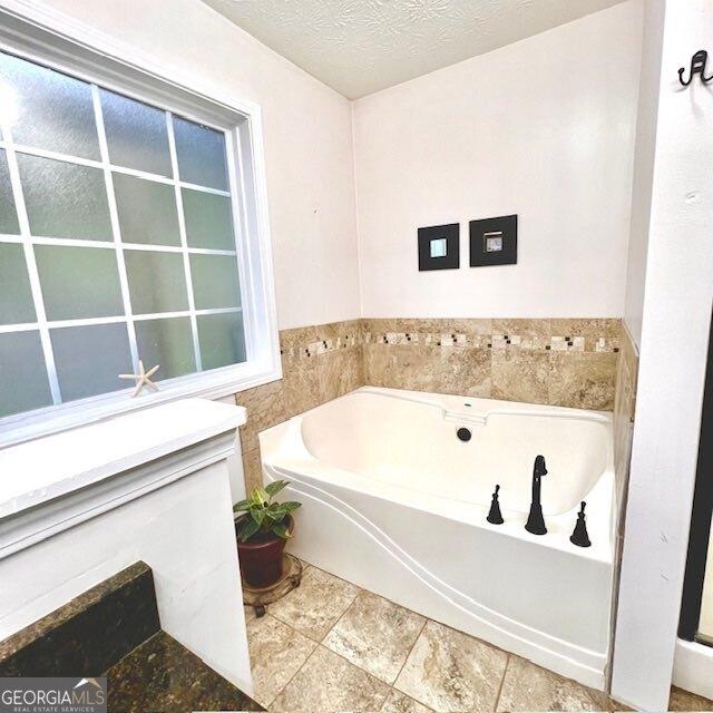33 Mountain View Dr, Rockmart, GA 30153 - full bathroom featuring a bath