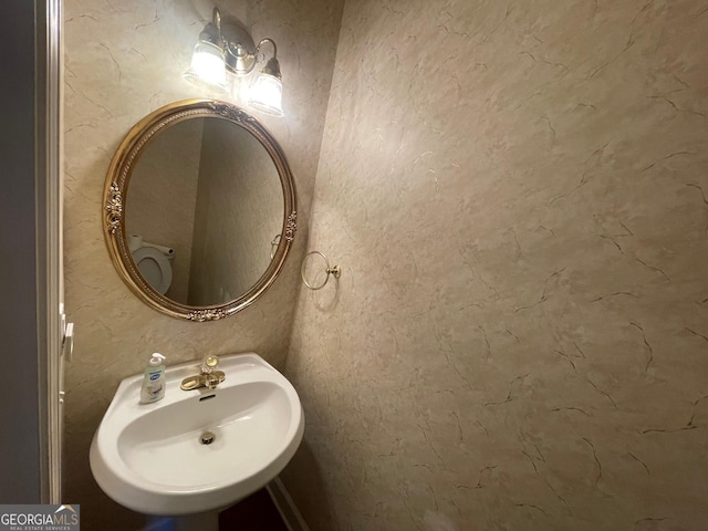 8100 Greens Mill Way, Loganville, GA 30052 - bathroom featuring a sink