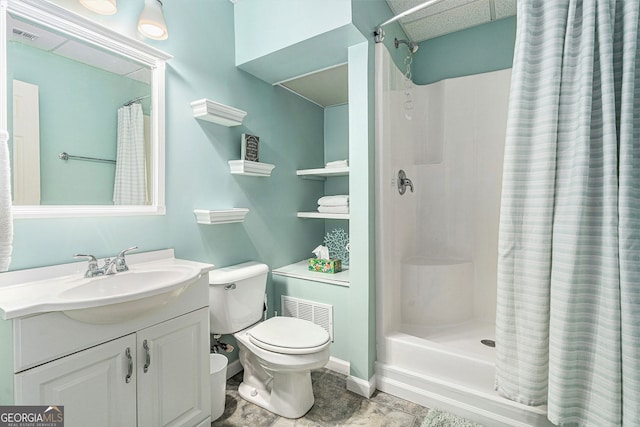 60 Bartlett Way, Dallas, GA 30157 - bathroom featuring curtained shower, toilet, vanity, and baseboards