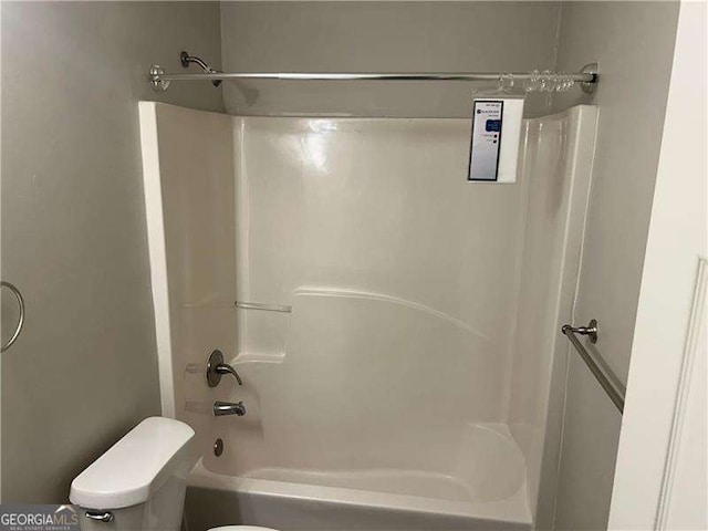 full bath with toilet and shower / bathtub combination