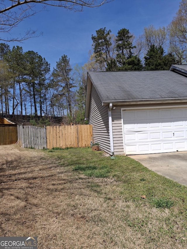 172 Willow Springs Ln, Stockbridge, GA 30281 - view of property exterior featuring a shingled roof