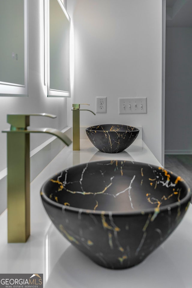 room details featuring a sink