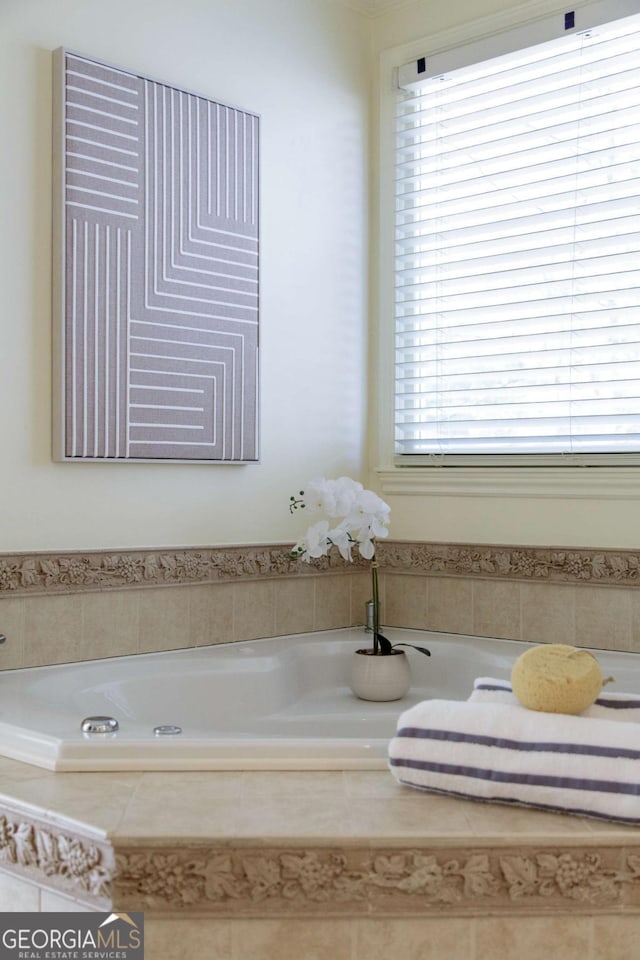 3711 Spinnaker Cir, Alpharetta, GA 30005 - bathroom featuring a garden tub