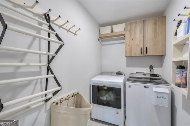 412 Nickajack Retreat Ln, Smyrna, GA 30082 - laundry room with washer and dryer and laundry area