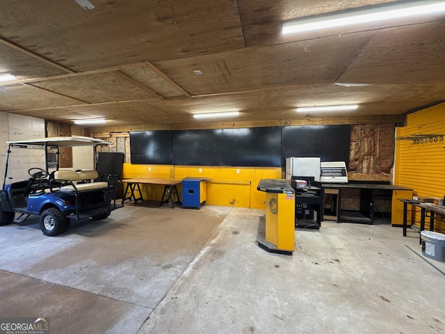 86 Empire St, Yatesville, GA 31097 - garage featuring a workshop area