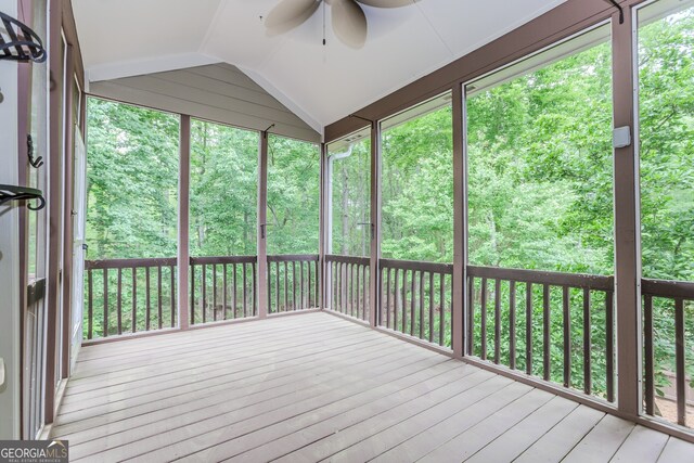4106 Creekview Ridge Dr NE, Buford, GA 30518 - kitchen with tasteful backsplash, black appliances, light wood-style floors, white cabinets, and baseboards