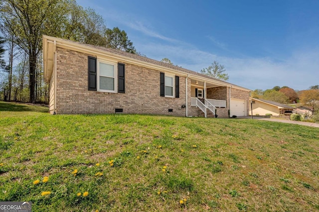 182 Hickory Dr, Ringgold, GA 30736 - single story home with brick siding, crawl space, an attached garage, and a front lawn