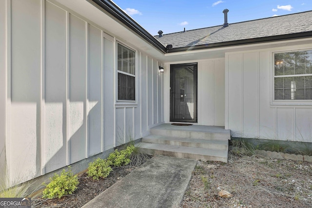 325 Sweetbriar Ln, Griffin, GA 30224 - property entrance featuring board and batten siding and a shingled roof