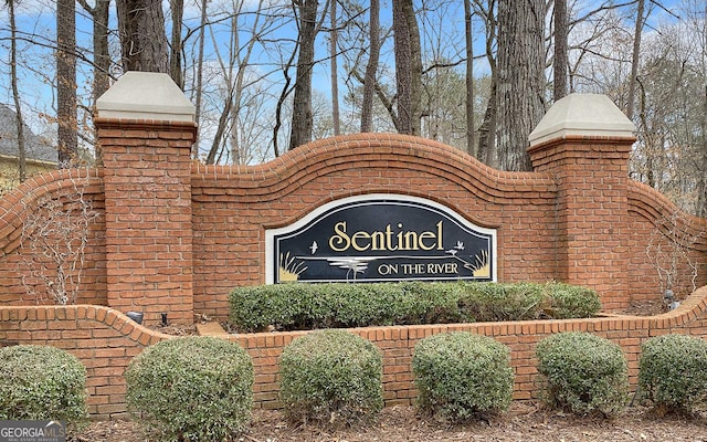 view of community / neighborhood sign