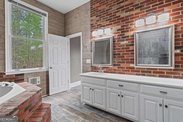 2455 Horseleg Creek Rd SW, Rome, GA 30165 - full bath featuring visible vents, a bath, and vanity