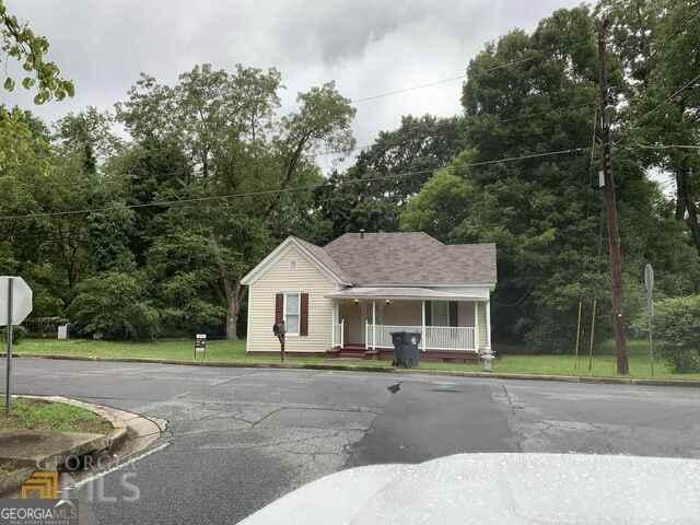 view of front of house with covered porch
