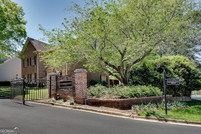 1826 Bedfordshire Ct, Decatur, GA 30033 - view of front of home with brick siding