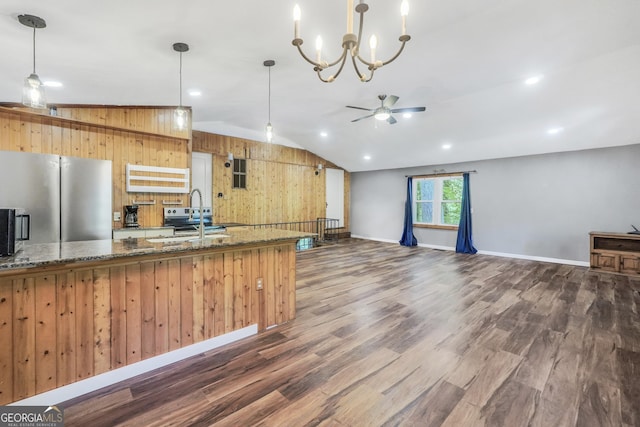 139 Cherokee Dr, Jackson, GA 30233 - kitchen featuring dark wood-style flooring, a sink, freestanding refrigerator, and ceiling fan with notable chandelier