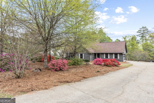 3588 SW Highridge Dr, Conyers, GA 30094 - ranch-style house featuring roof with shingles