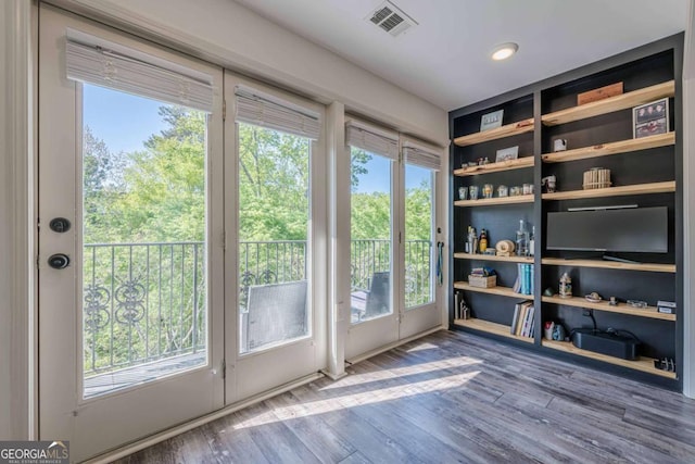 3203 Lenox Rd NE Unit 32, Atlanta, GA 30324 - entryway with wood finished floors