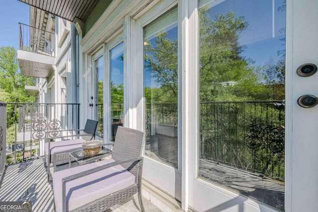 3203 Lenox Rd NE Unit 32, Atlanta, GA 30324 - view of sunroom / solarium