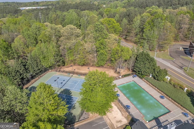bird's eye view with a view of trees