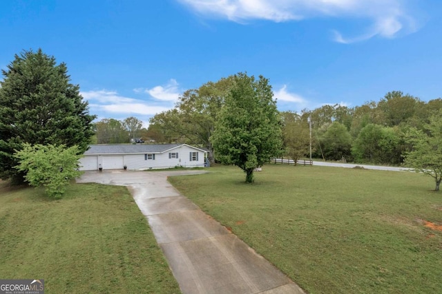 7310 Pea Ridge Pl, Gainesville, GA 30506 - view of front facade featuring a front yard and driveway