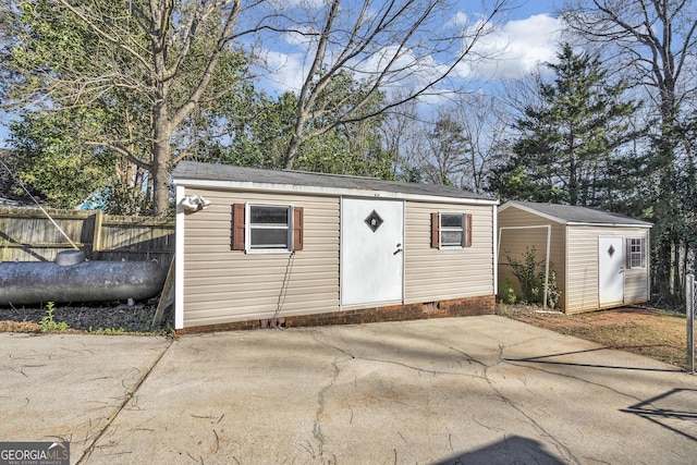 215 Cedar St, Anderson, SC 29626 - view of outbuilding with an outbuilding and fence