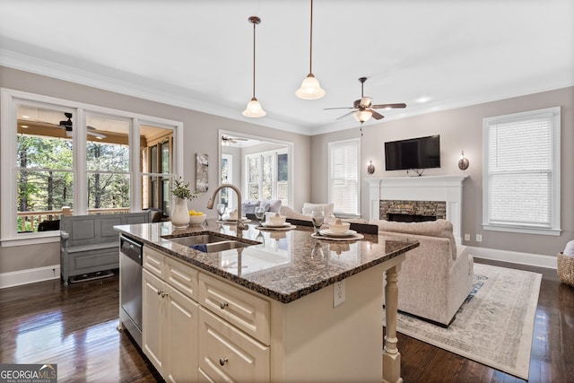 3105 Neal Ct, Cumming, GA 30041 - kitchen featuring a sink, ceiling fan, dishwasher, and baseboards
