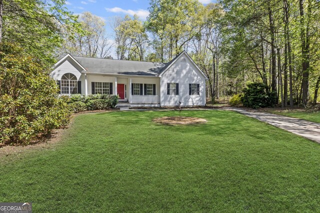 185 Cold Harbor Ct, Sharpsburg, GA 30277 - ranch-style home with a front lawn