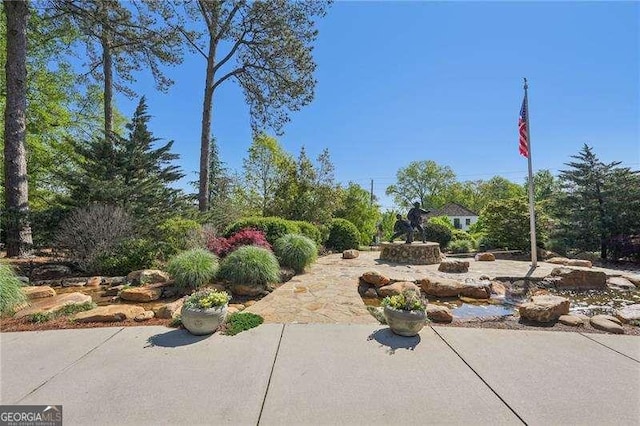 230 Oakmere Dr, Alpharetta, GA 30009 - view of property's community featuring a patio area